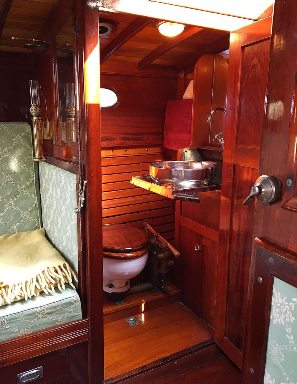 Entdecken Sie Stockholm auf einem Motorboot (6 Stunden).