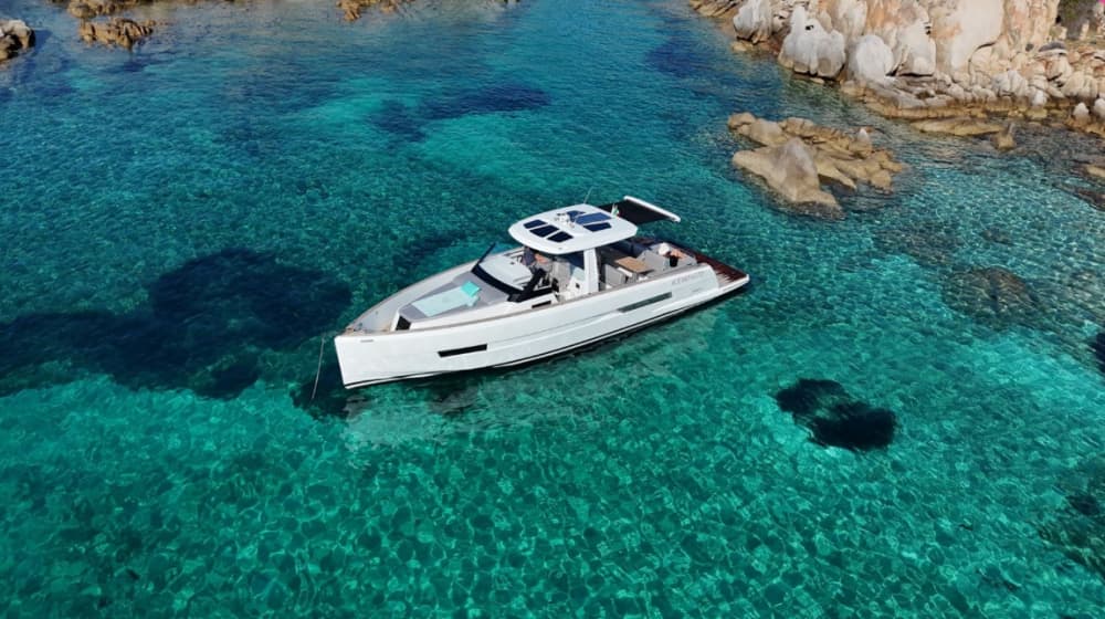 Αποκλειστική εμπειρία Fjord 44 Open στην Κόστα Σμεράλντα