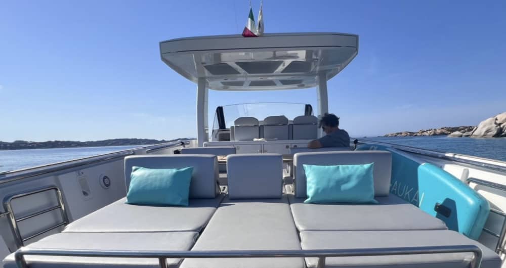 Αποκλειστική εμπειρία Fjord 44 Open στην Κόστα Σμεράλντα