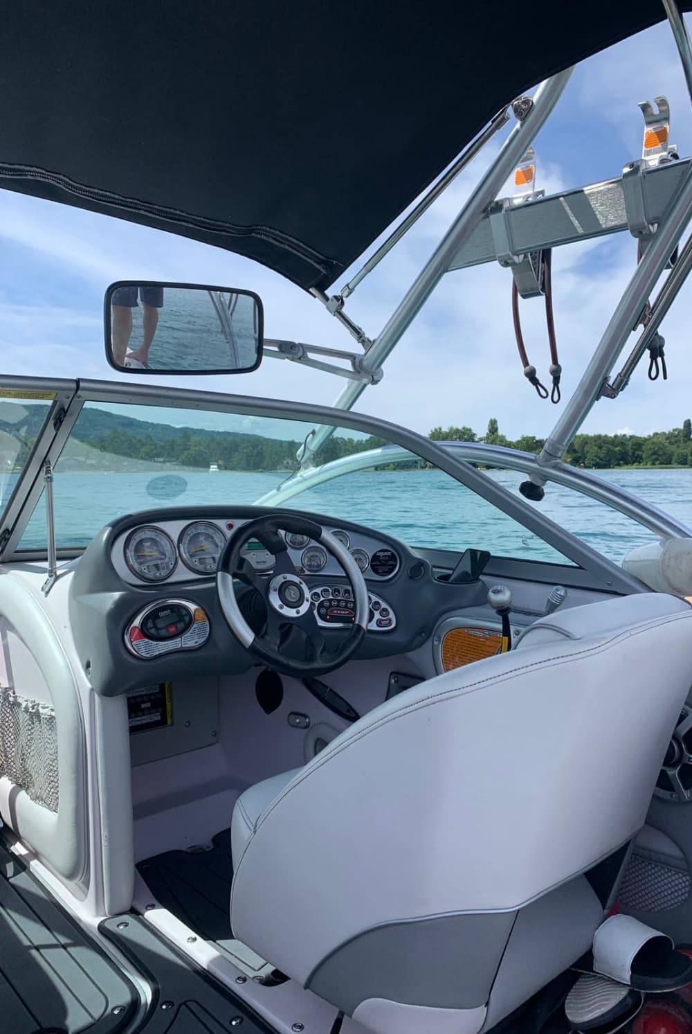 Ontspan in Sciez: 6 uur en 15 minuten zon op een motorboot.