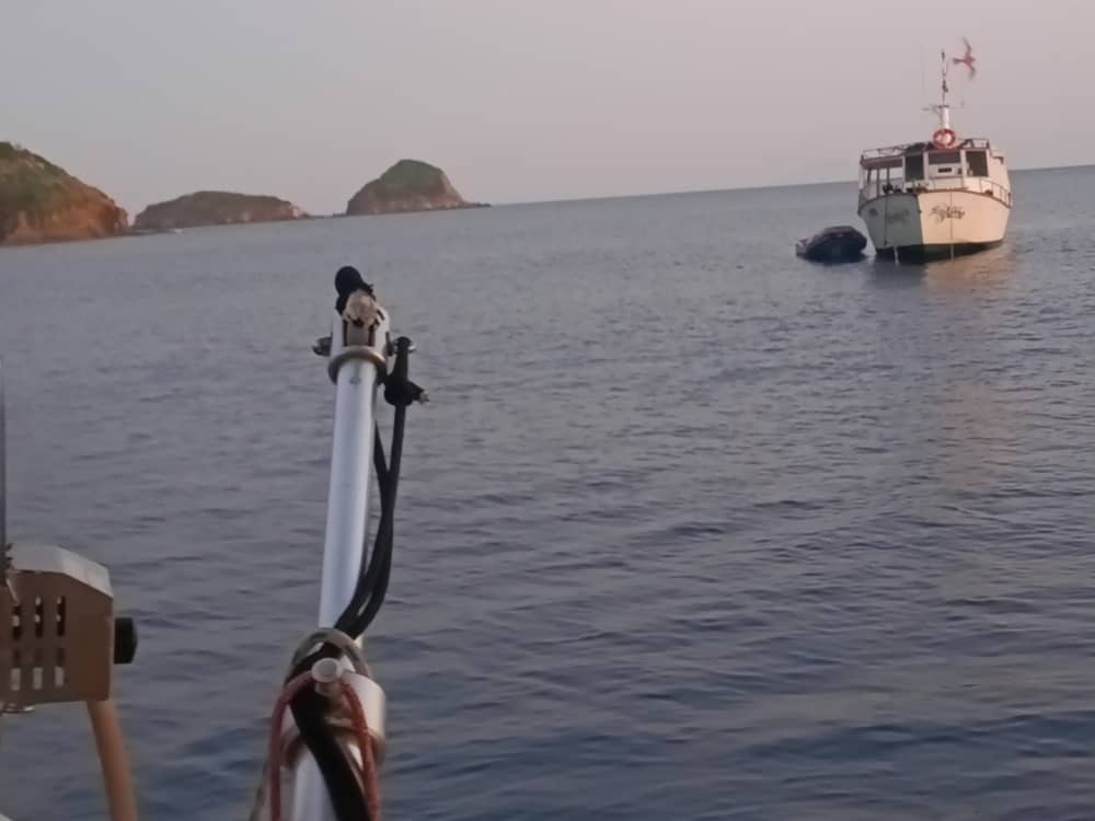 Genießen Sie einen ganzen Tag Segeln in Saint-Florent auf einem Segelboot.