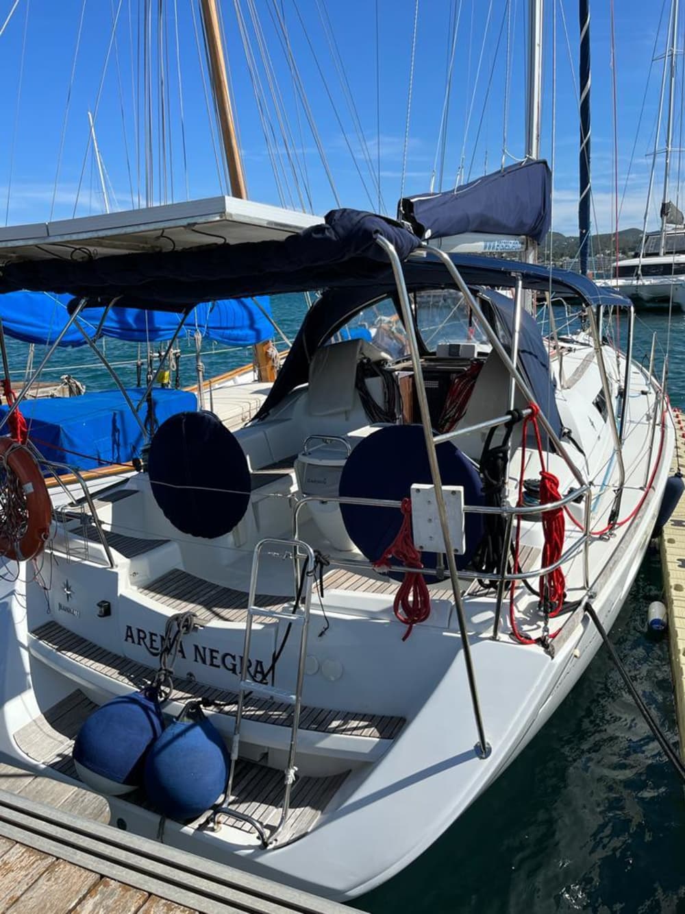 8 horas de navegação ao longo da costa de Baiona