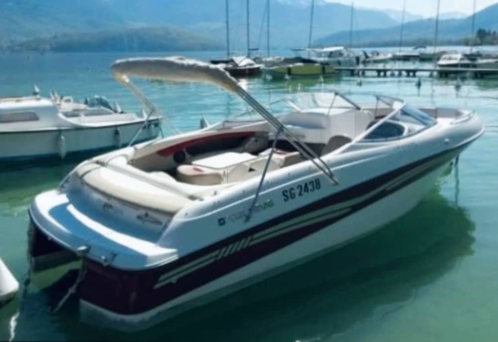 Ricordi indimenticabili in mare: trascorrete 9 ore esplorando Annecy.