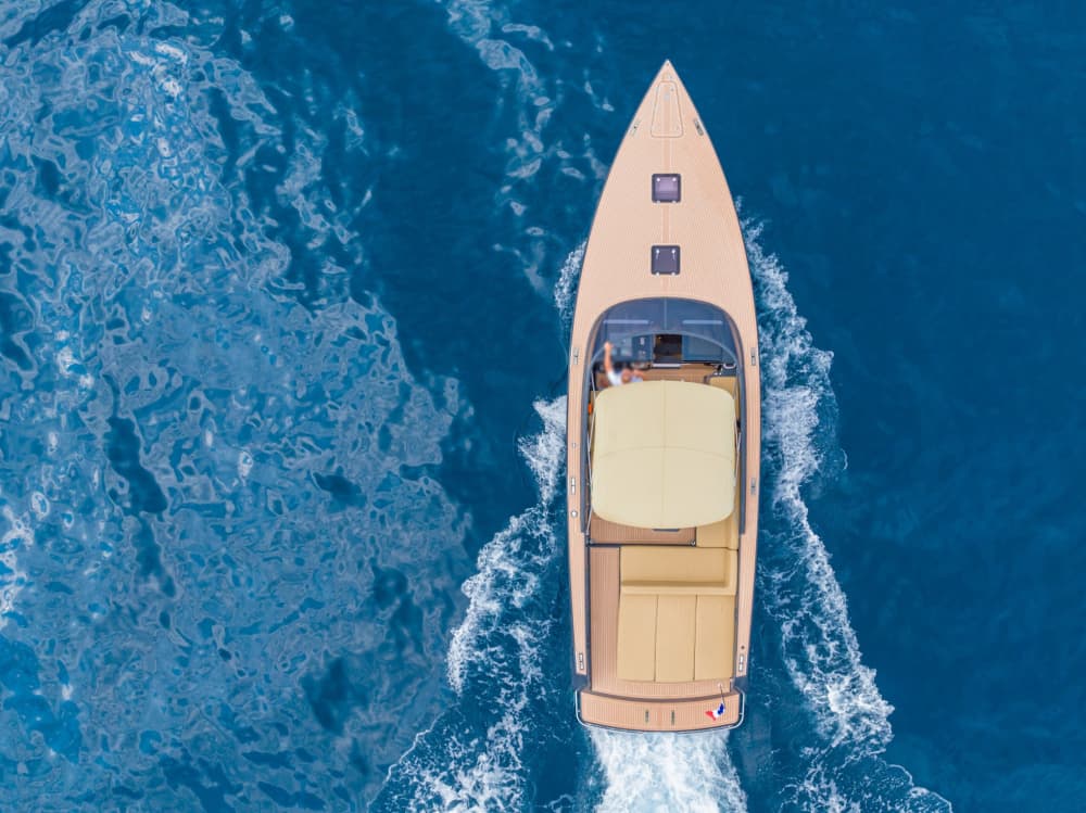 Private motorboat rental around Cannes