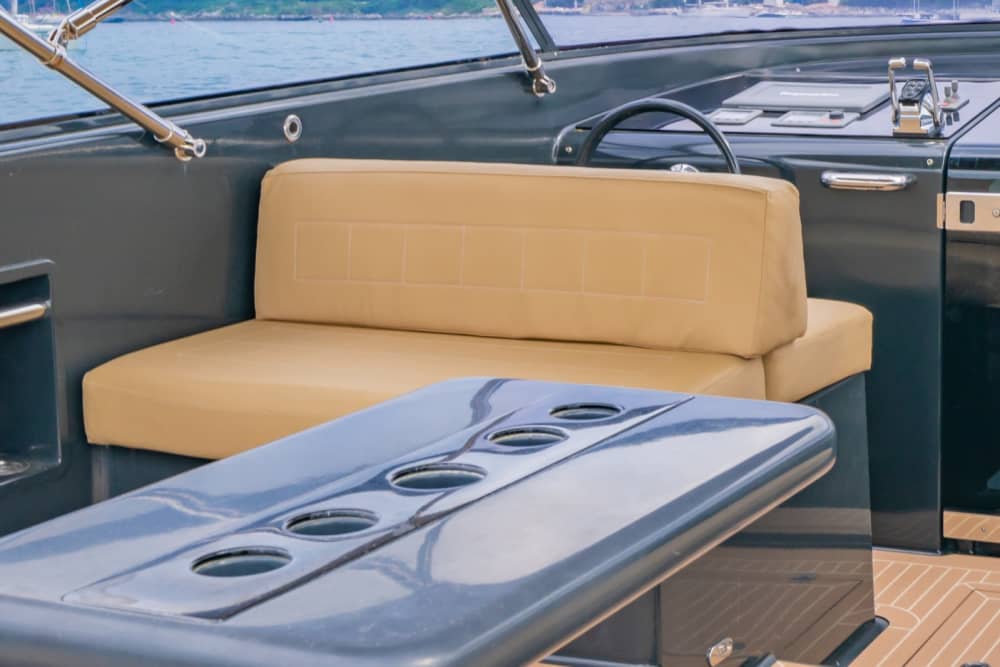 Private motorboat rental around Cannes