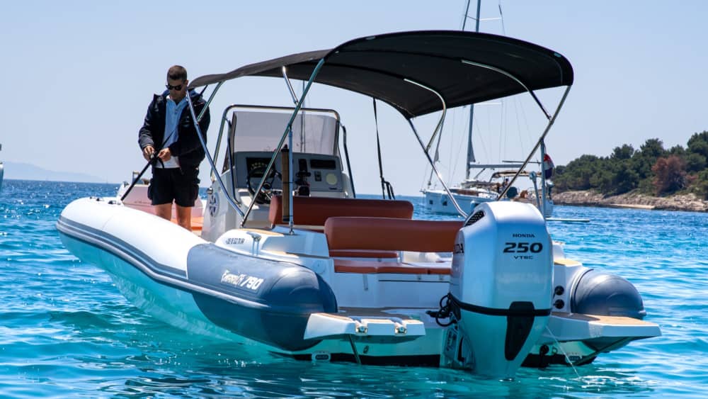 Ein Tag in Trogir auf einem Motorboot