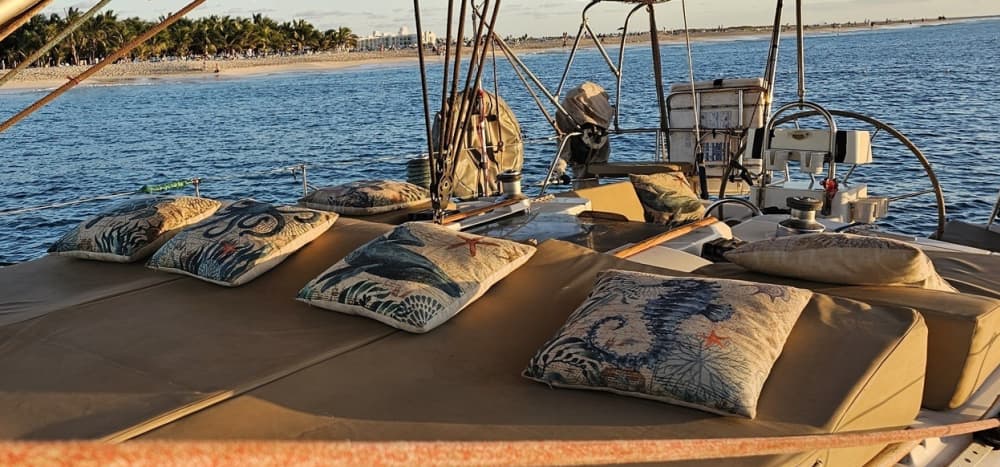 Découvrez Santa Pola lors d'une excursion en voilier d'une journée.