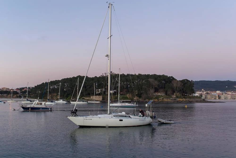 Full-day sailing experience in Portonovo