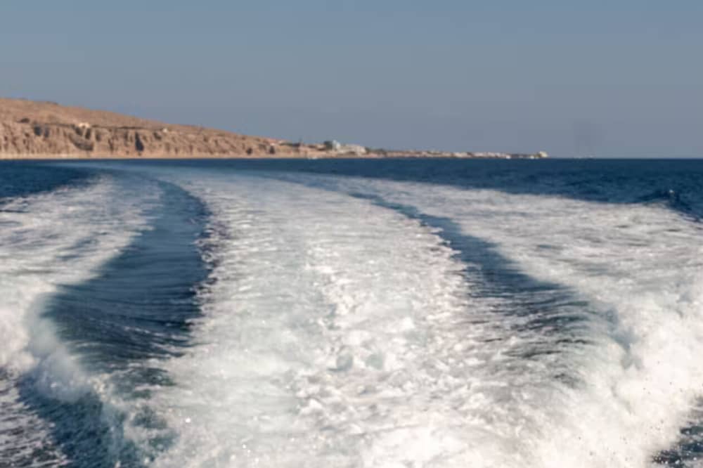 Kapitein Leo - Dagcruise met privéjacht rond Santorini