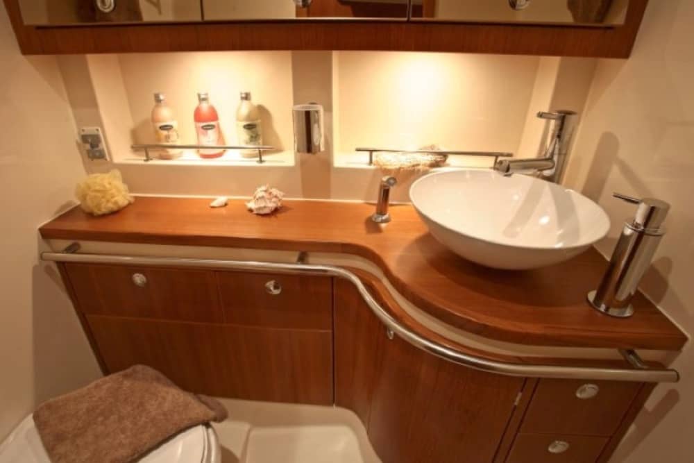 Private Full Day Trip to Dia Island on a luxurious sailing yacht