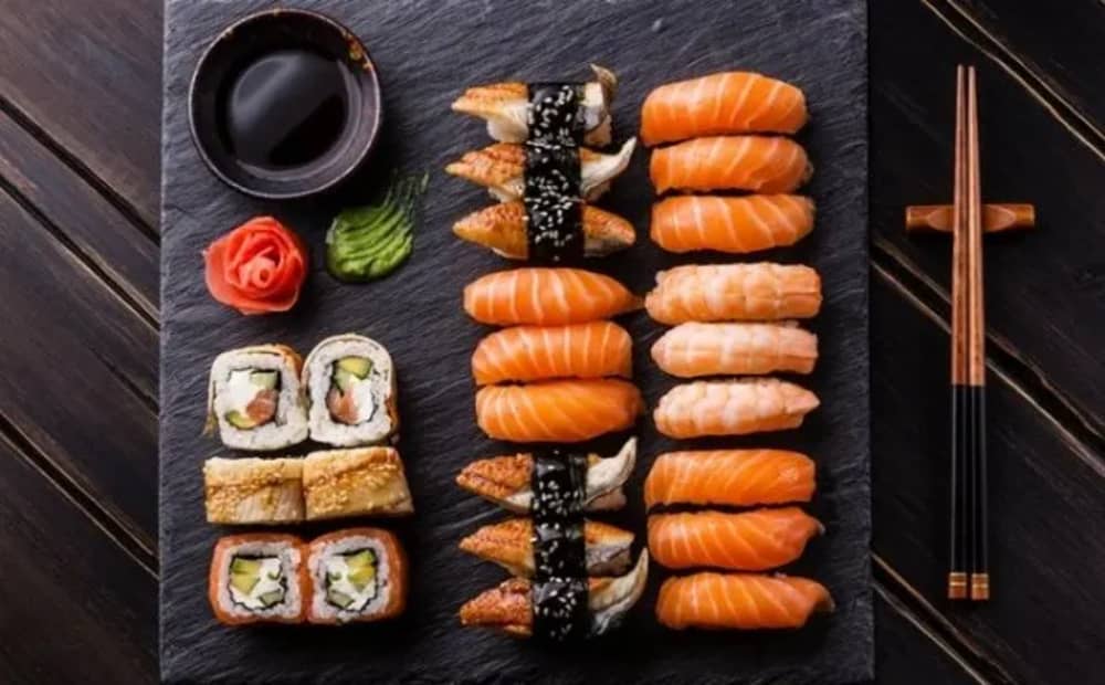 Cruzeiro com jantar ao pôr do sol para 4 pessoas