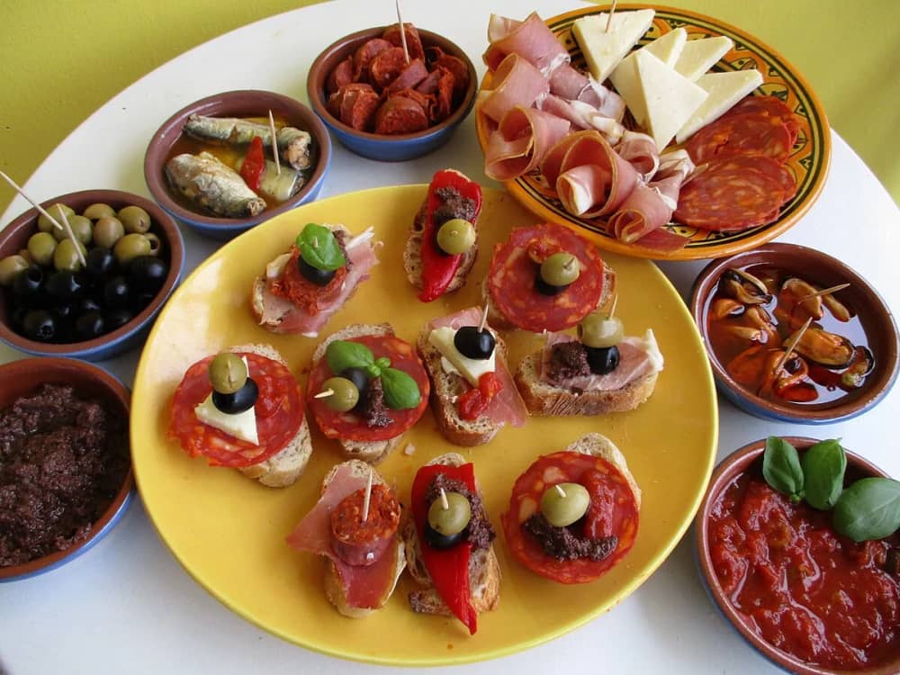 Tapas & Vin - Solnedgångskryssning för 4 personer