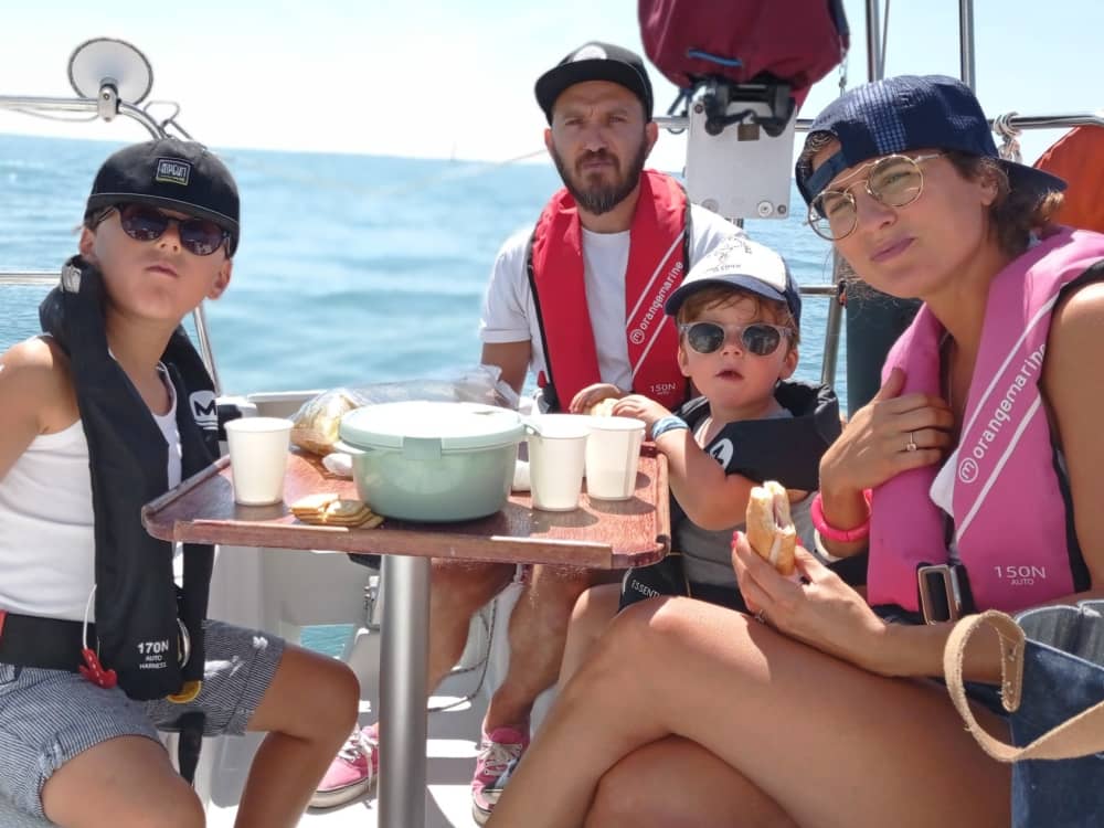 Profitez d'une journée complète de navigation à La Rochelle en voilier.