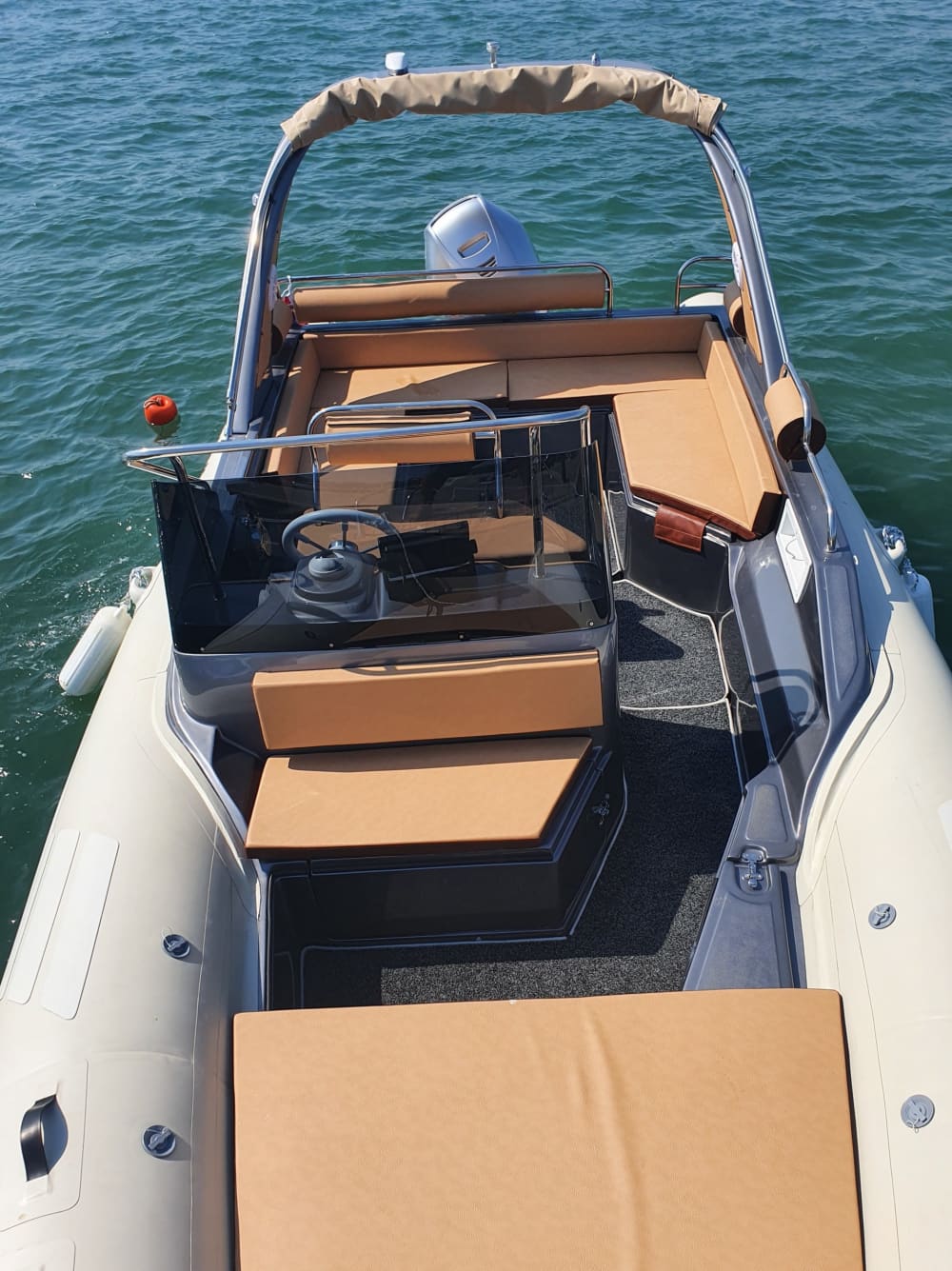 Esplora Medulin in barca: una giornata intera sull'acqua a bordo di un motoscafo.