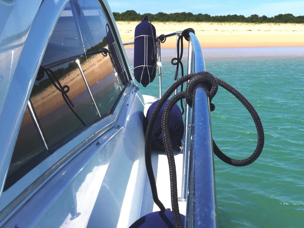 Neem 8,5 uur de tijd om de verborgen magie van La Rochelle vanaf de golven te ontdekken.