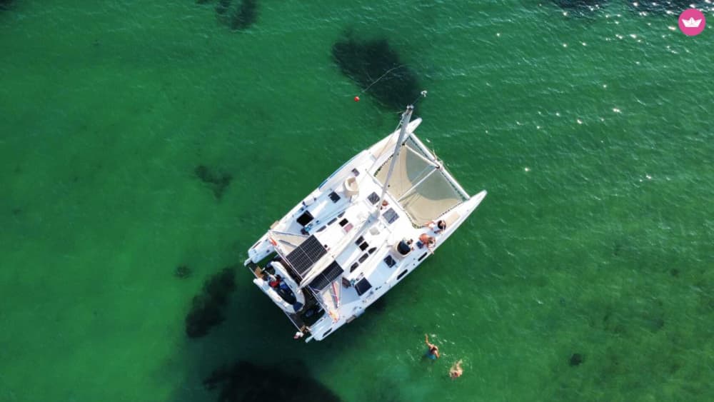 4-Hour Algarve Catamaran Cruise from Ferragudo