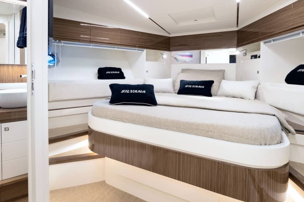 Italian dreams start at sea: A 8h voyage through the heart of Amalfi