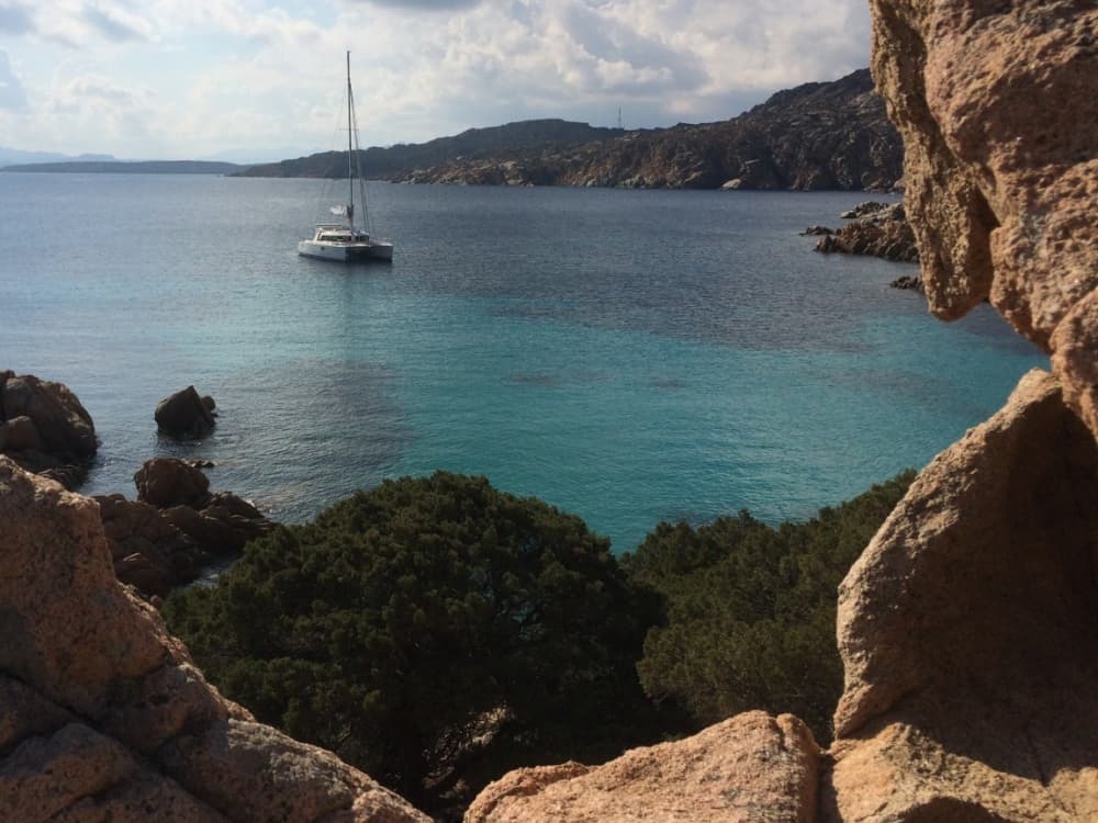 Goditi un'intera giornata su un catamarano a Bonifacio