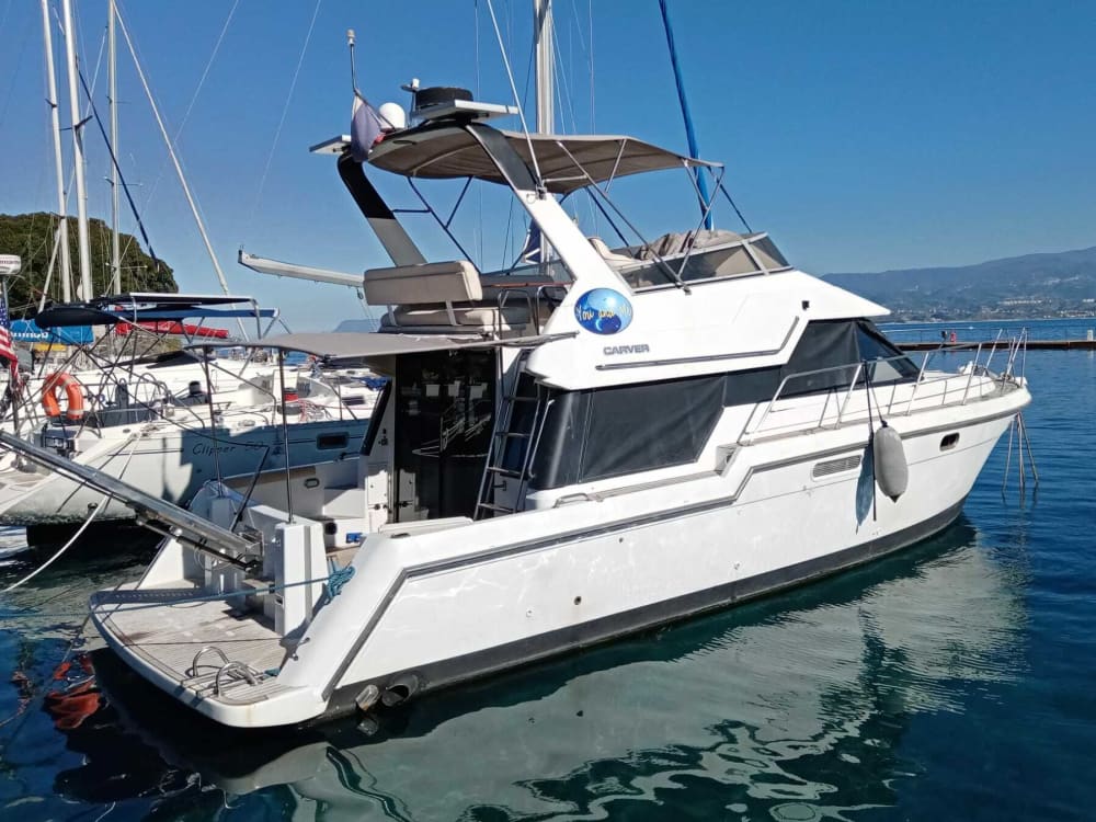 Profitez d'une excursion de 9 heures en bateau à moteur pour explorer les îles Éoliennes.