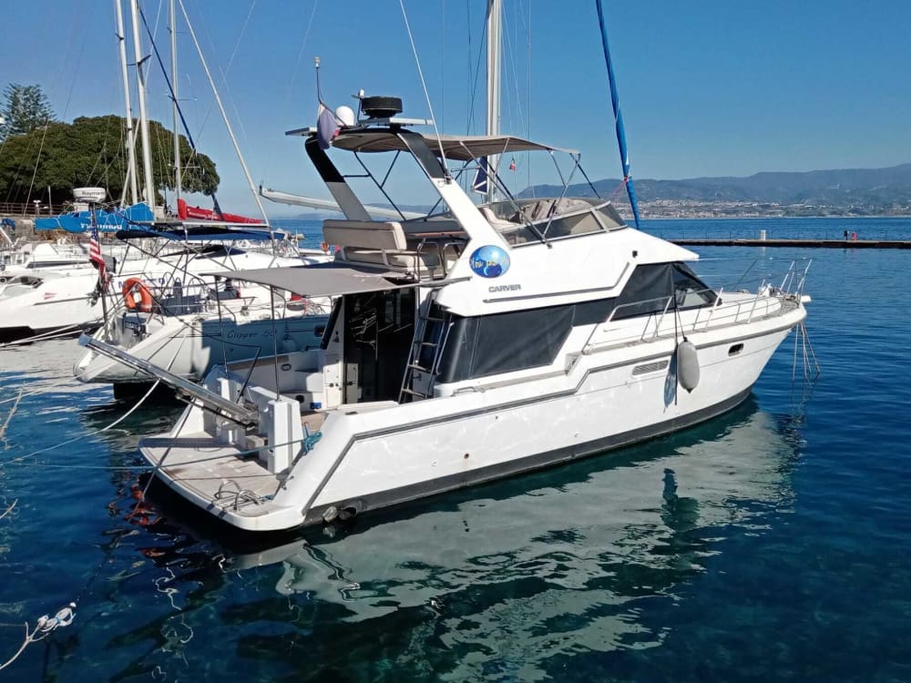 Profitez d'une excursion de 9 heures en bateau à moteur pour explorer les îles Éoliennes.