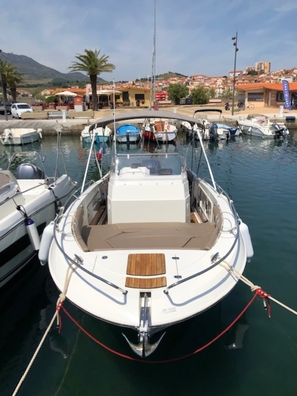 Profitez du soleil lors d'une excursion en bateau de 7 heures à Banyuls-sur-Mer.