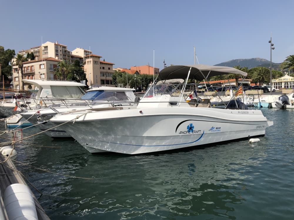 Profitez du soleil lors d'une excursion en bateau de 7 heures à Banyuls-sur-Mer.
