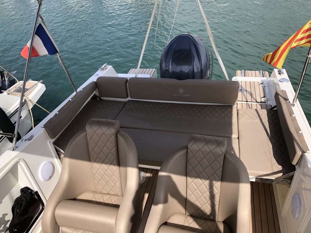 Profitez du soleil lors d'une excursion en bateau de 7 heures à Banyuls-sur-Mer.