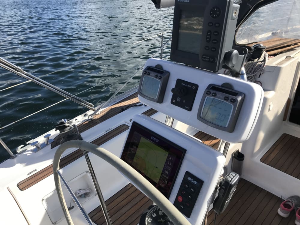 Cap sur le plaisir : une journée complète de navigation authentique à Vigo à bord d'un voilier