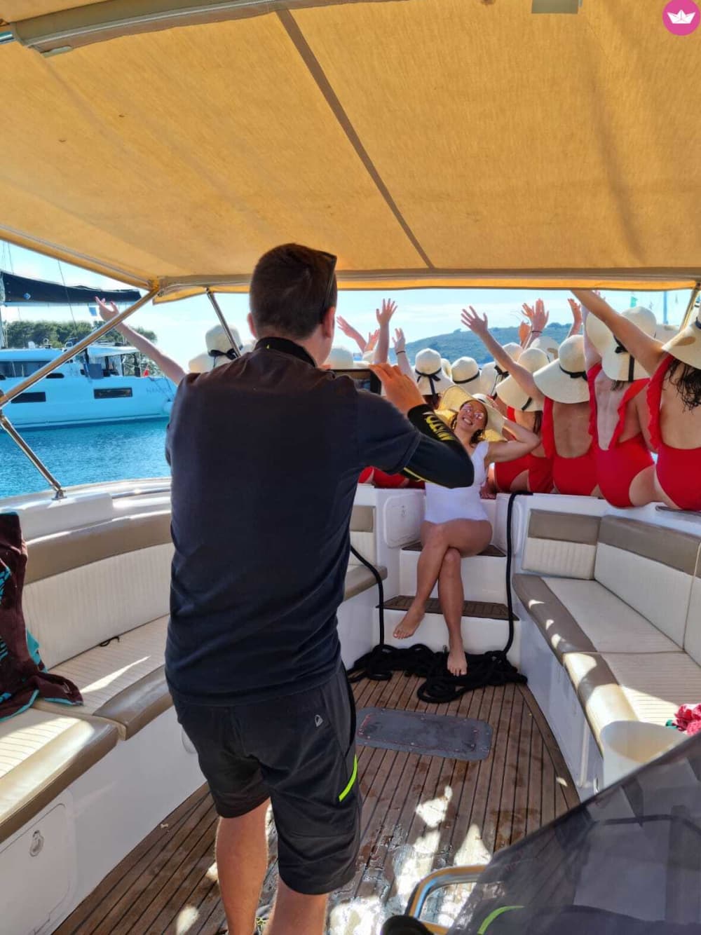 Heldags lyxkryssning till Hvar och Kroatiens berömda strand, från Trogir