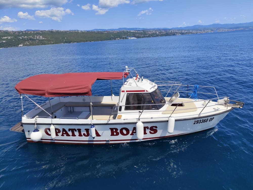 Goditi 8 ore a bordo di un motoscafo a Opatija