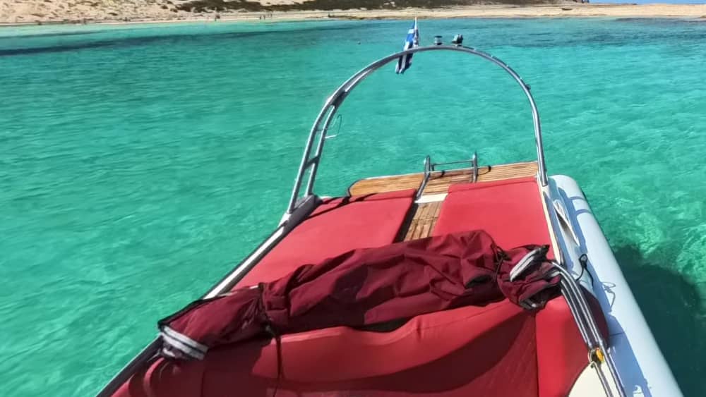 Excursión privada en barco de día completo a la playa de Balos y la isla de Gramvousa desde Chania