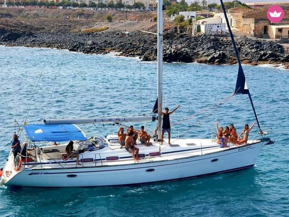 Profitez d'une journée en mer à Las Galletas à bord d'un voilier