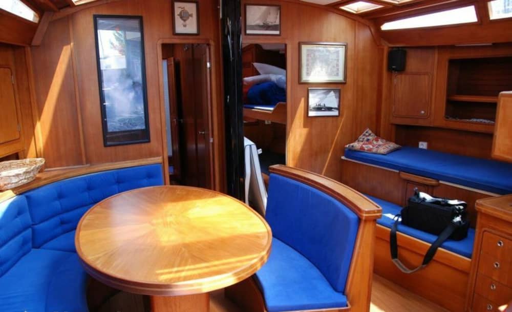 Enjoy a full day of sailing in Marina Hannibal on a sailboat