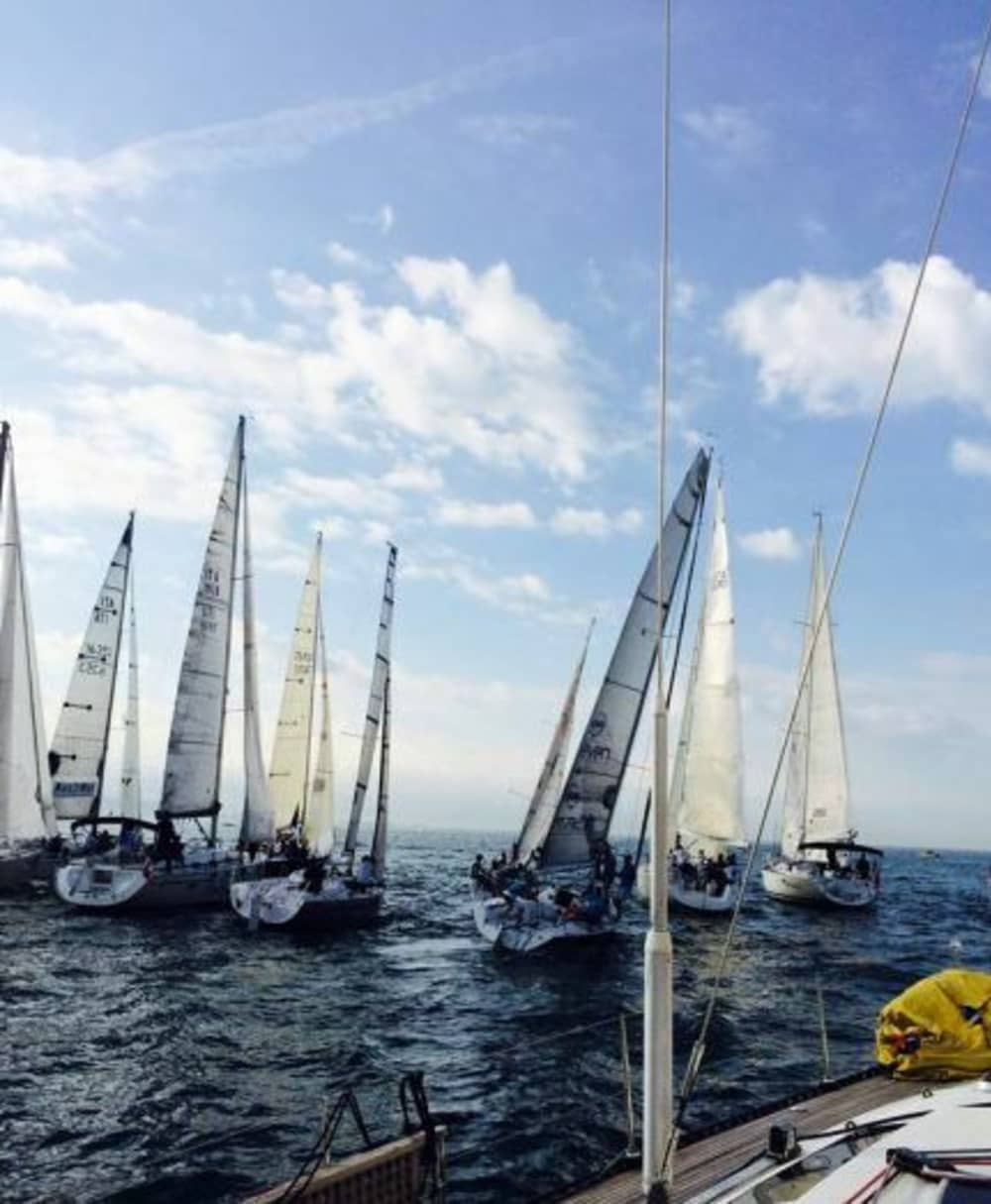 Enjoy a full day of sailing in Marina Hannibal on a sailboat