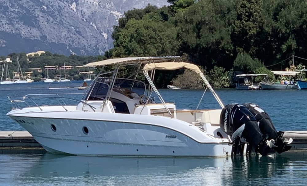 Discover Paxi on a motorboat for 9h