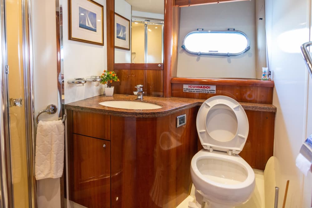 Alquiler de yates de lujo Sunseeker Manhattan de 82 pies en Cartagena