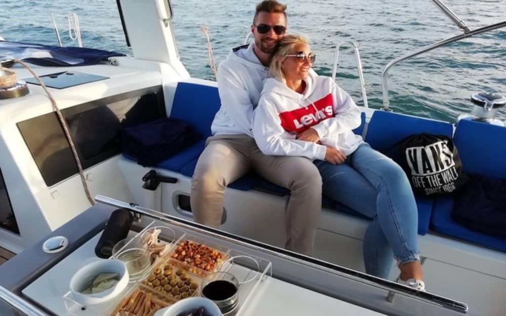 Esperienza di navigazione privata a Barcellona - 2 ore