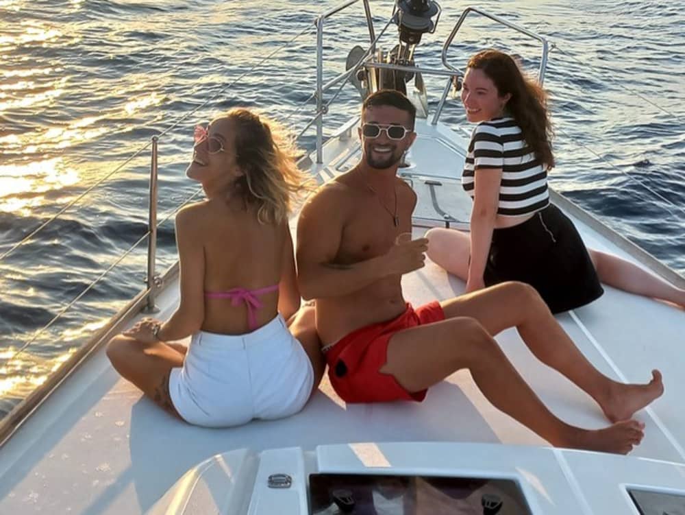 Esperienza di navigazione privata a Barcellona - 2 ore