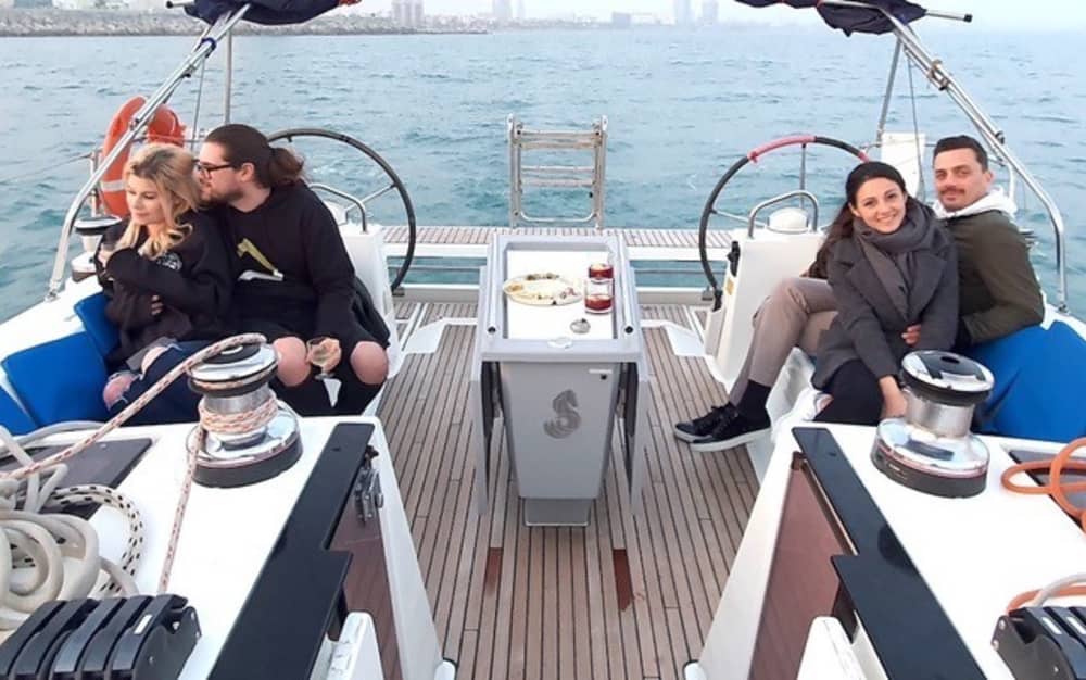 Esperienza di navigazione privata a Barcellona - 2 ore