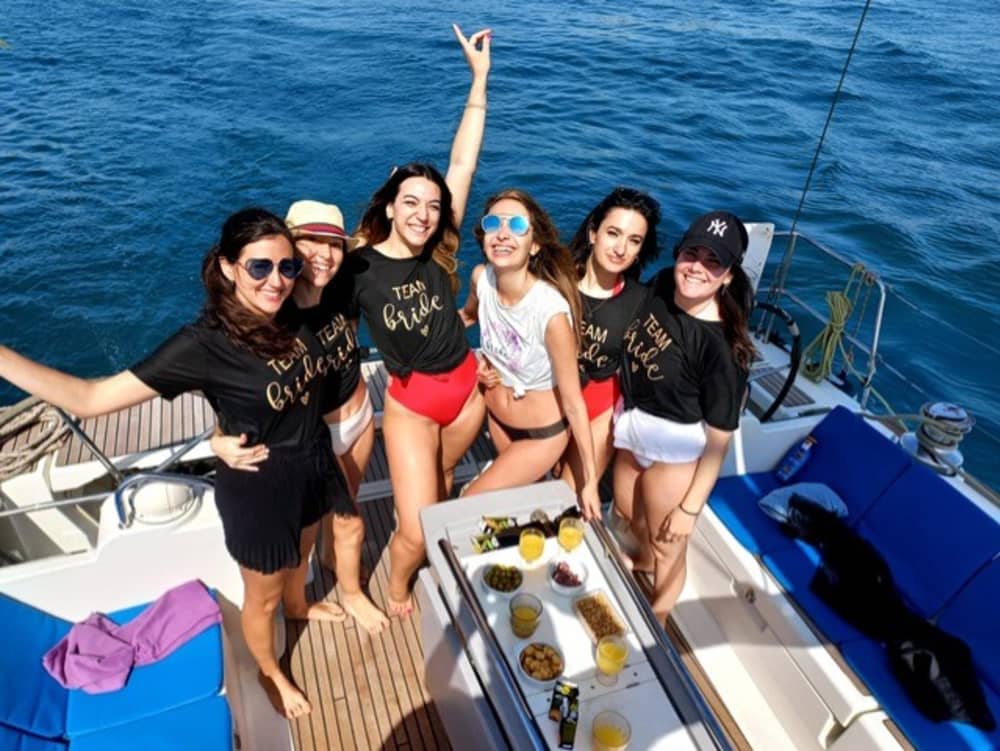 Esperienza di navigazione privata a Barcellona - 2 ore