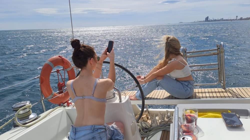 Esperienza di navigazione privata a Barcellona - 2 ore