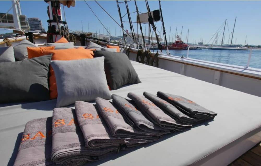 8 Stunden Sonne und türkisfarbenes Wasser rund um Ibiza