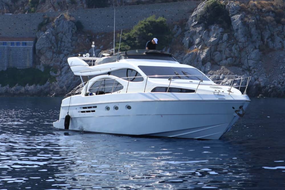 Découvrez Athènes lors d'une excursion d'une journée en bateau à moteur.