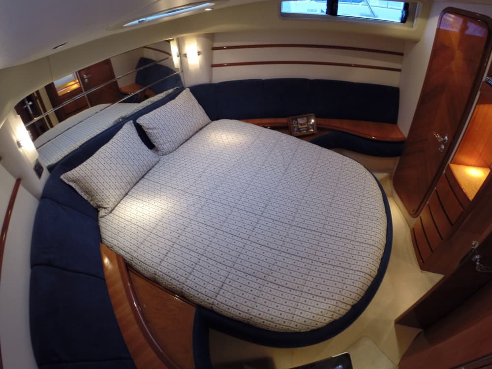 Ontdek Athene tijdens een dagtocht op een motorboot.