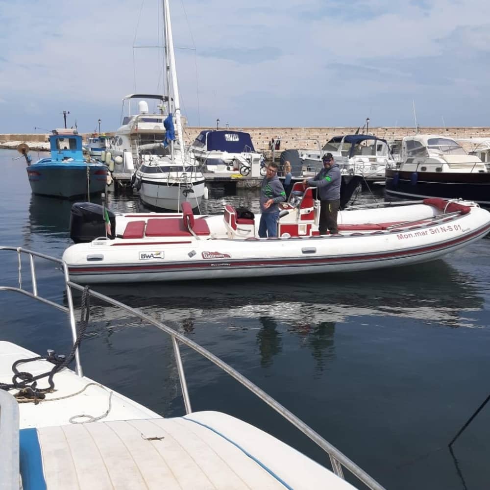 3 ore e 30 minuti per scoprire Polignano a Mare in motoscafo