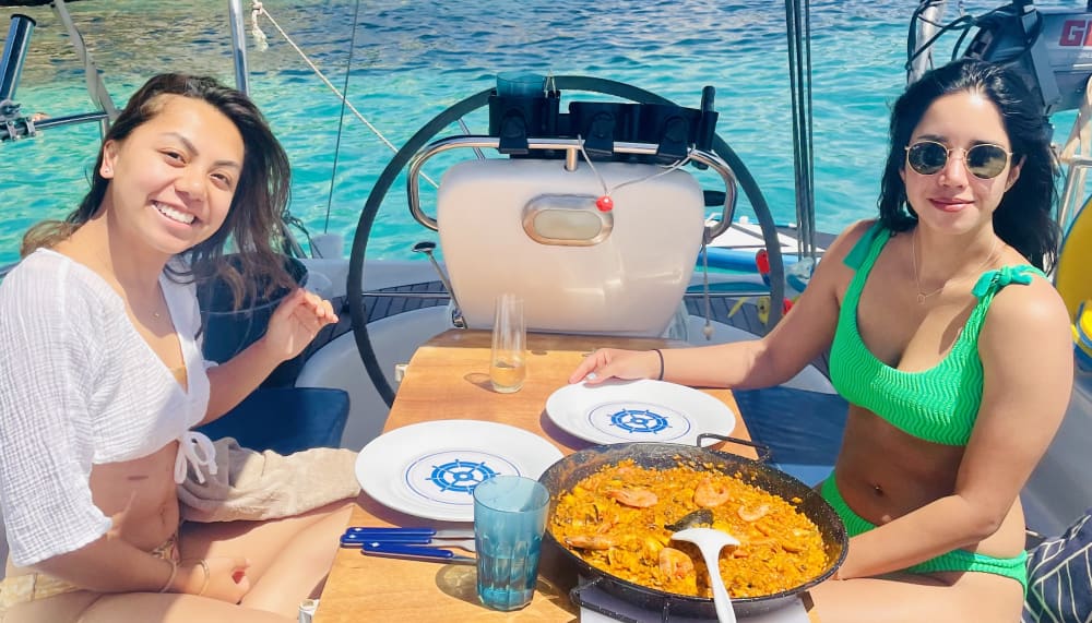Passeio de barco privado com paella e tapas