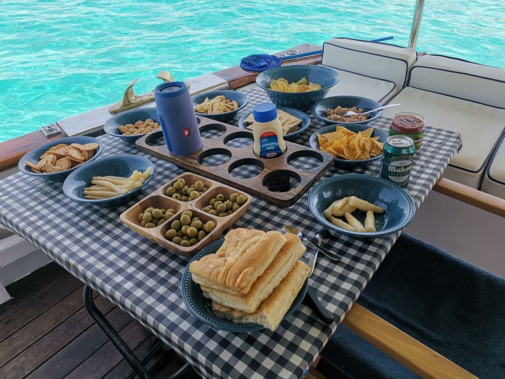 Navega por la costa de ensueño de Formentera: escapada de 8 horas al agua