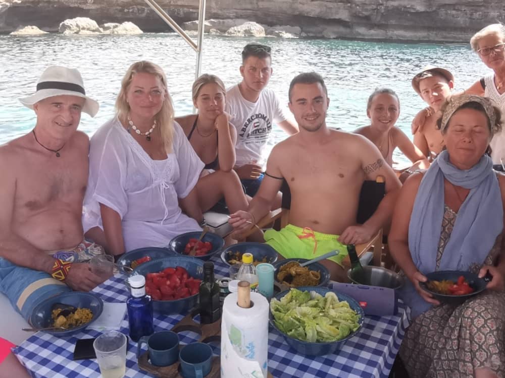 Navega por la costa de ensueño de Formentera: escapada de 8 horas al agua