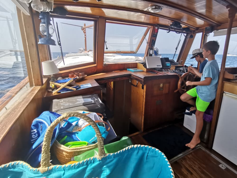 Navega por la costa de ensueño de Formentera: escapada de 8 horas al agua