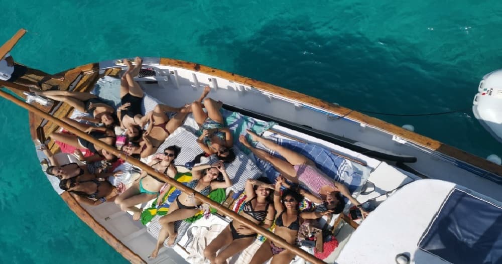 Navega por la costa de ensueño de Formentera: escapada de 8 horas al agua